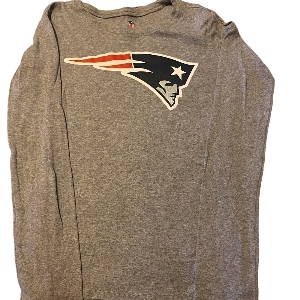𝅺patriots long sleeve Tshirt size large 14/16
